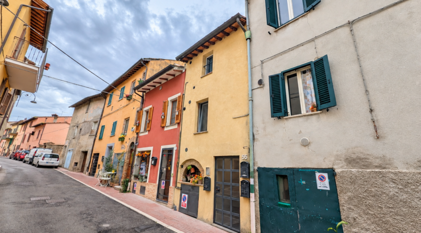 Interno immobiliare con luce naturale-14